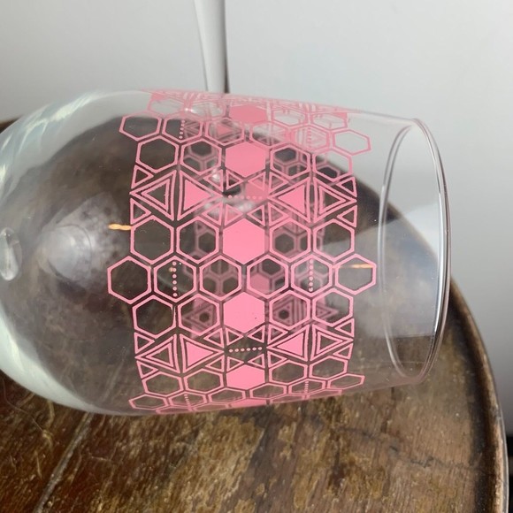 RARE~Set of 2 Vintage Retro 1980s Clear Wine Glasses w/Pink Geometric Design~EUC - Picture 2 of 7